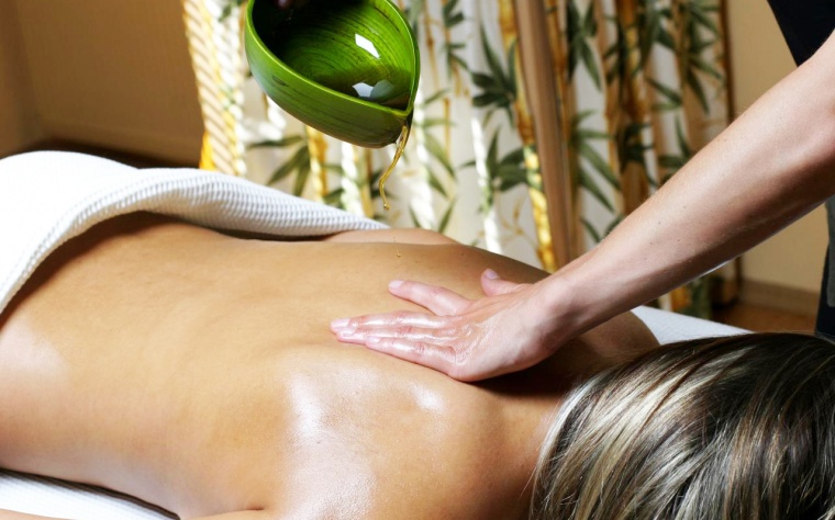 Массаж с маслом